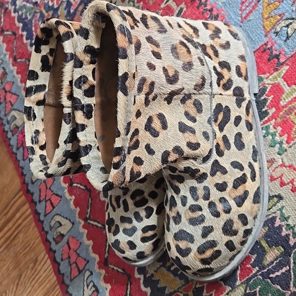 Magnolia Pearl leopard print booties - Picture 2 of 3